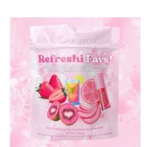 Refreshi Favs Strawberry Scented Lip Oil